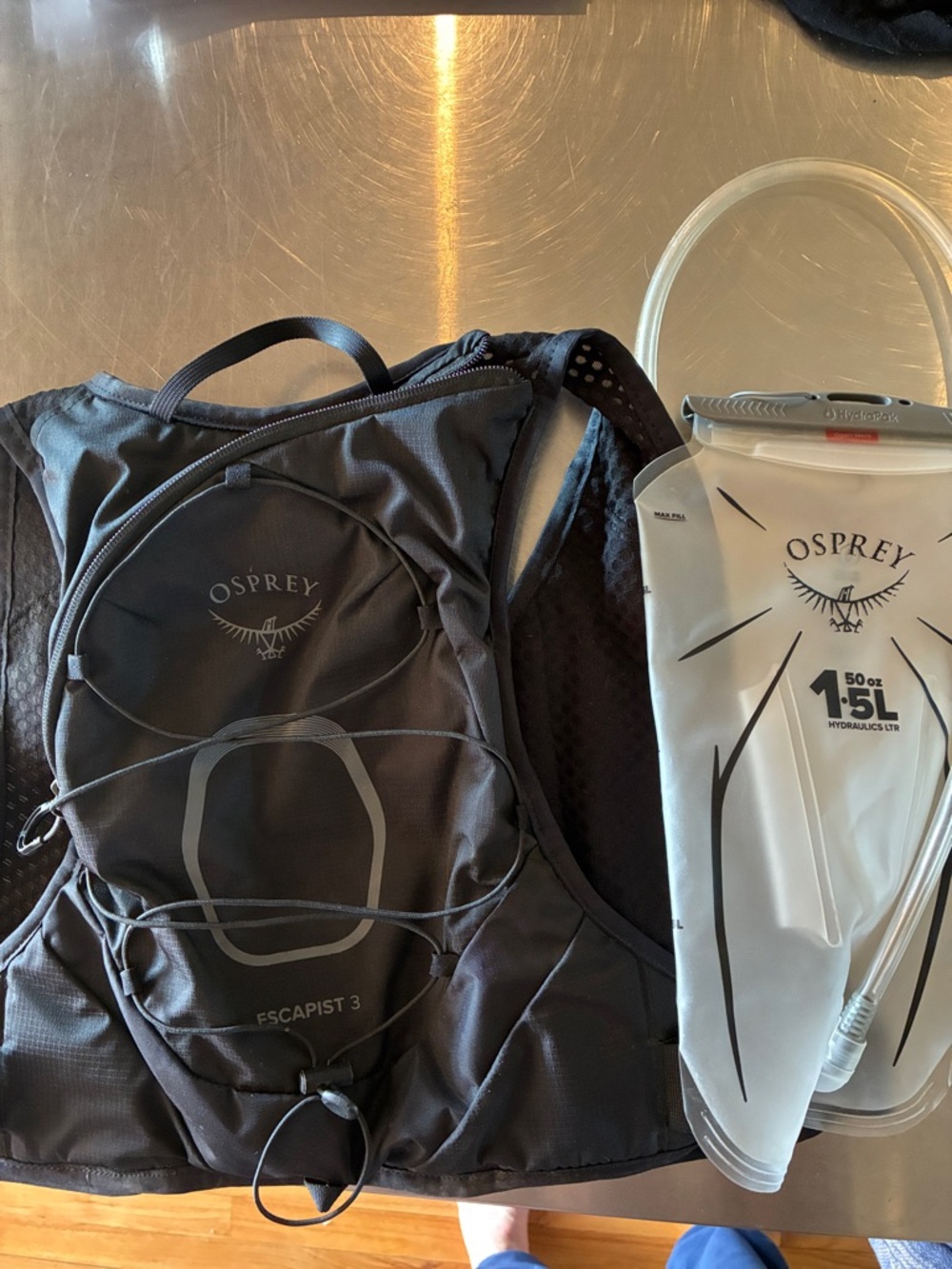 OSPREY Black Running Hydration Vest EUC Fits Kind Of Tight for Large Adjusts